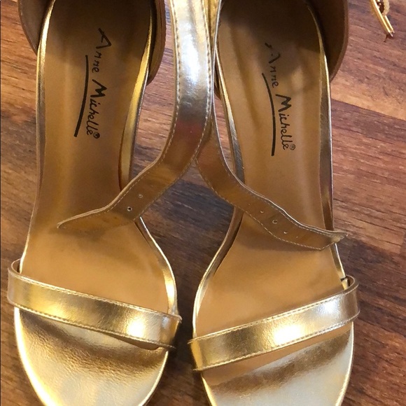 Champagne Heels - Picture 5 of 5